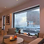 Luxury Panorama By The Sea With Northern Lights View 트롬쇠