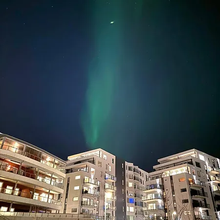 Luxury Panorama By The Sea With Northern Lights View 트롬쇠