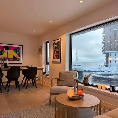Luxury Panorama By The Sea With Northern Lights View